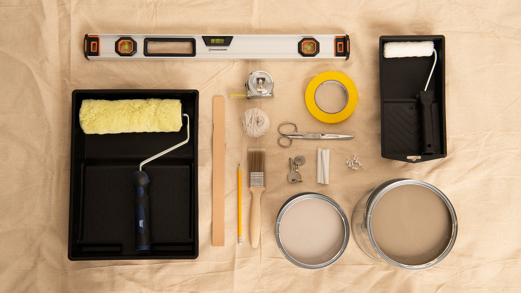 Painting equipment including rollers and paint Painting equipment including rollers and paint