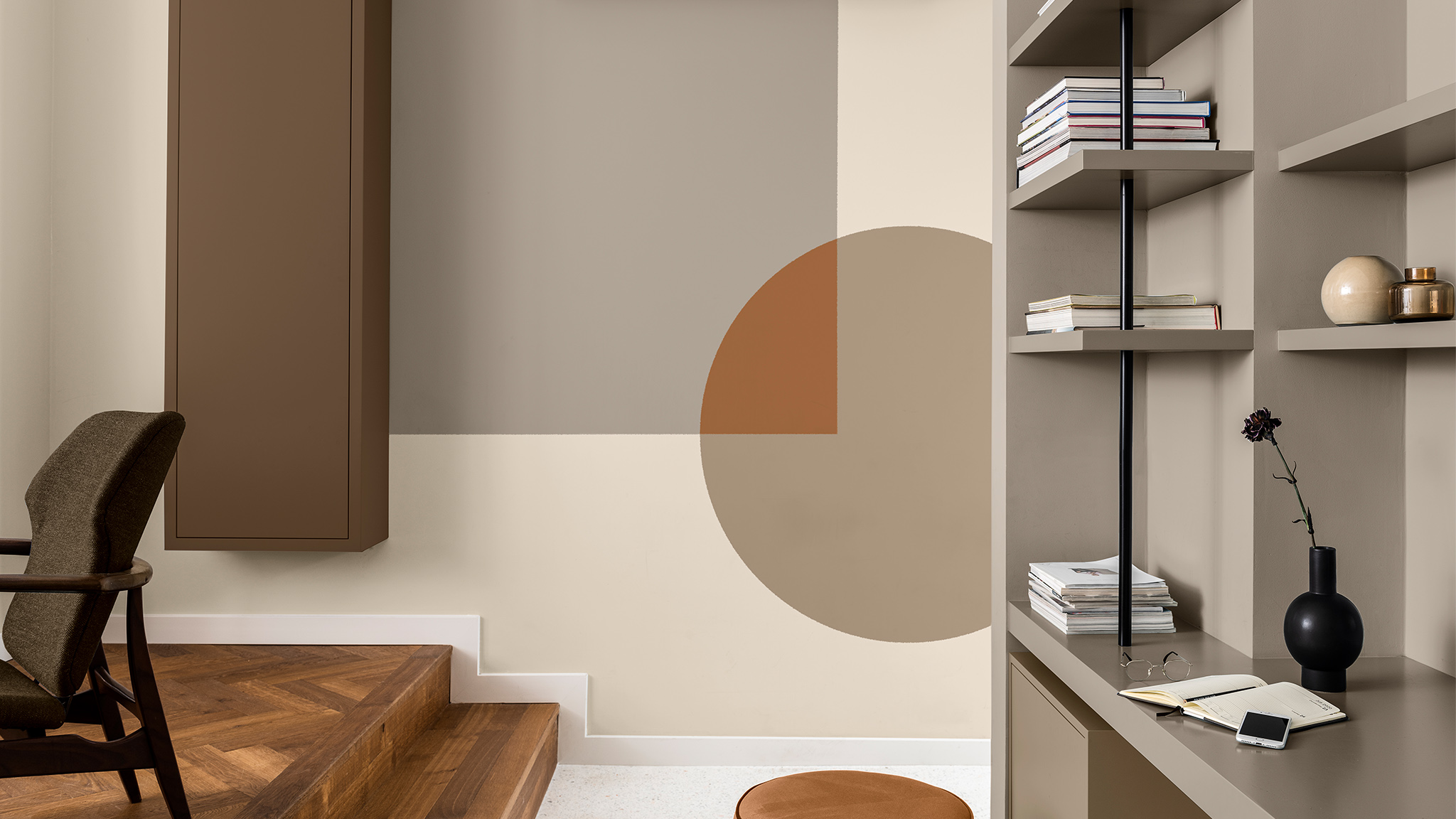 A study with a square and circle painted on the wall in different earthy colors Dulux_CF21_Color_of_the_Year_Trust_colors_global_4