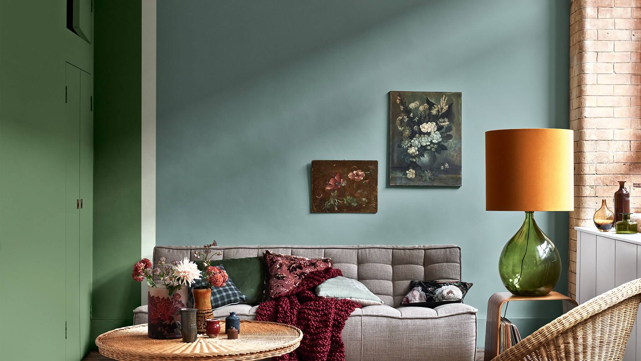 Create a warm and expressive living space with the 2020 color trends CF20_2020_color_trends_living_room